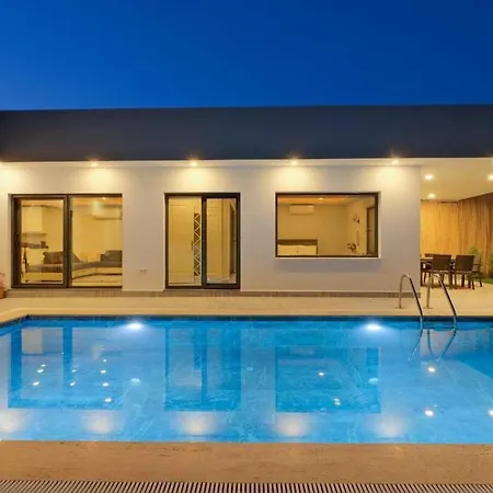 Aaaaaaaaa Villa